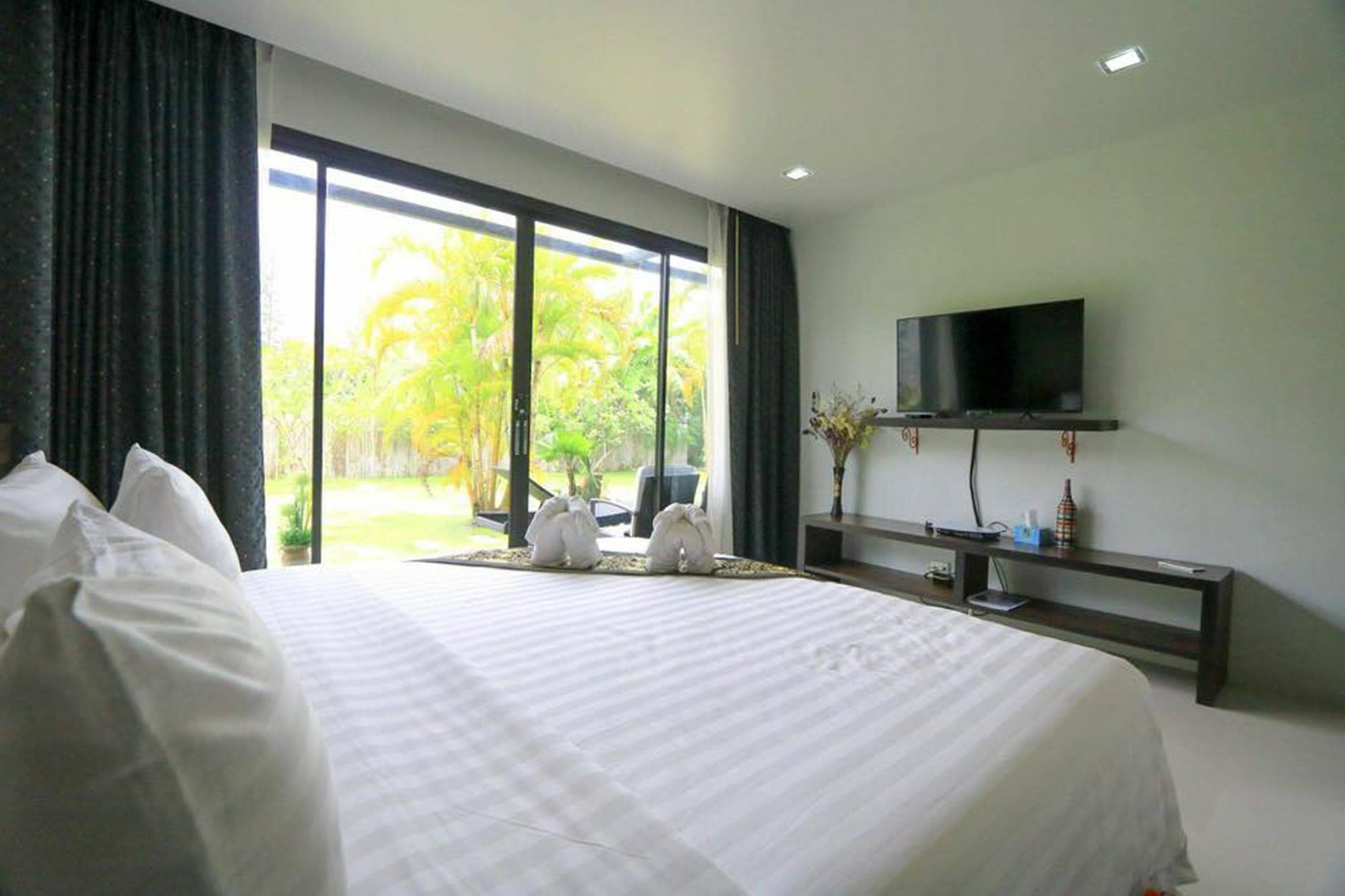 Hotel Baan Norkna Bangtao Strand Bang Tao Exterior foto